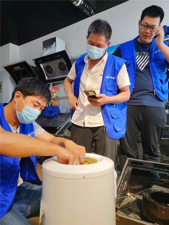 鞍山家電清洗行情好，9800元做洗多多家電清洗加盟商！